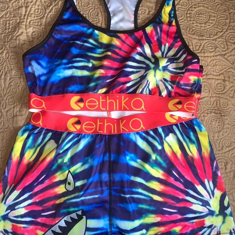 Women Ethika Set